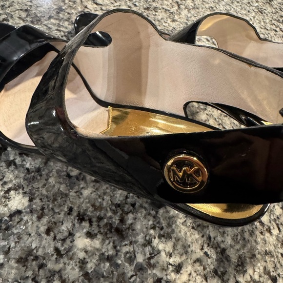 Michael Kors heels - Picture 3 of 7